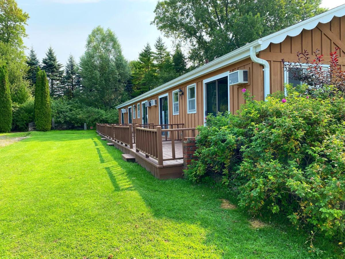 The River Hills Motel - Algoma, Wi - Near Door County Exterior photo